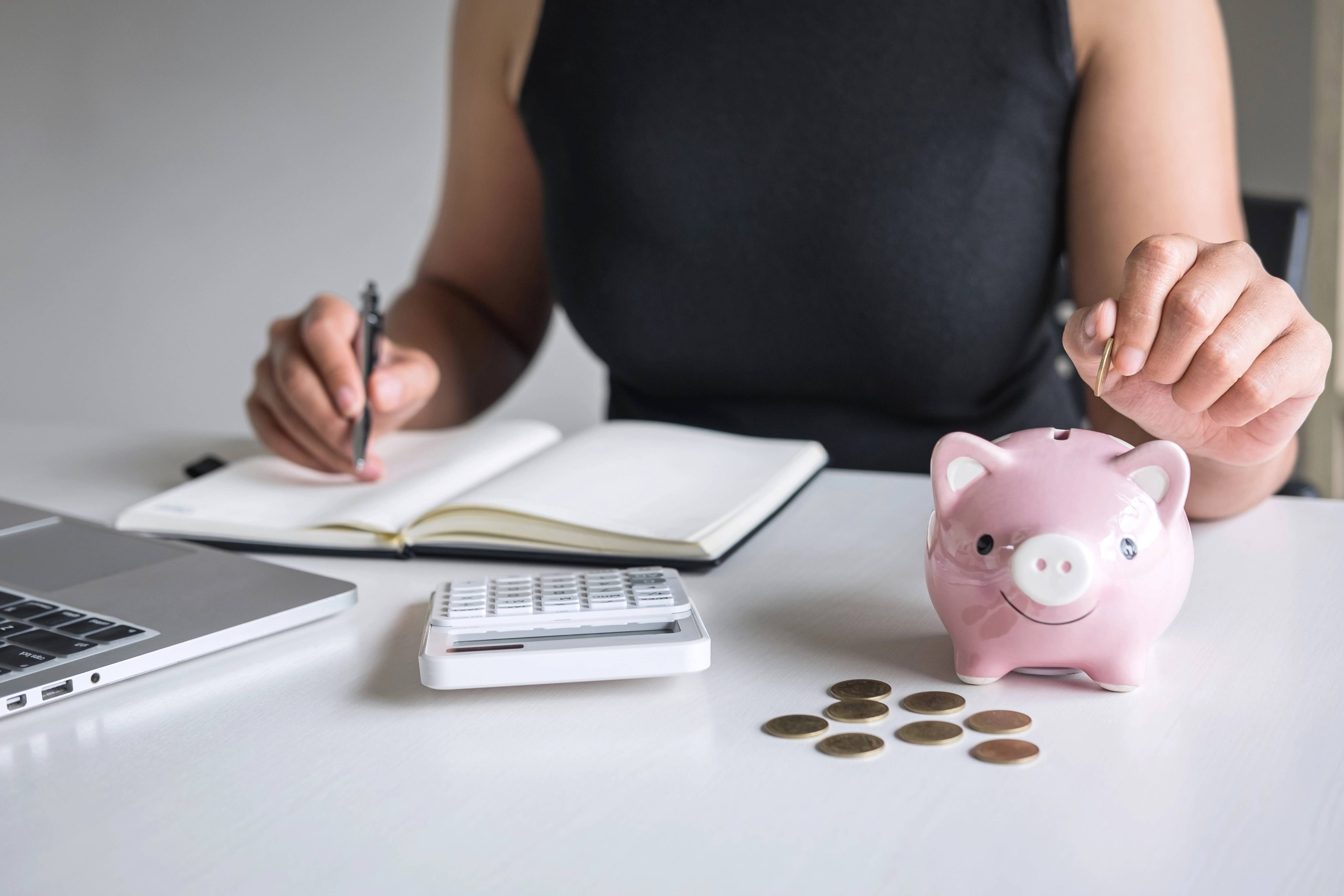 A gig worker manager cash flow
