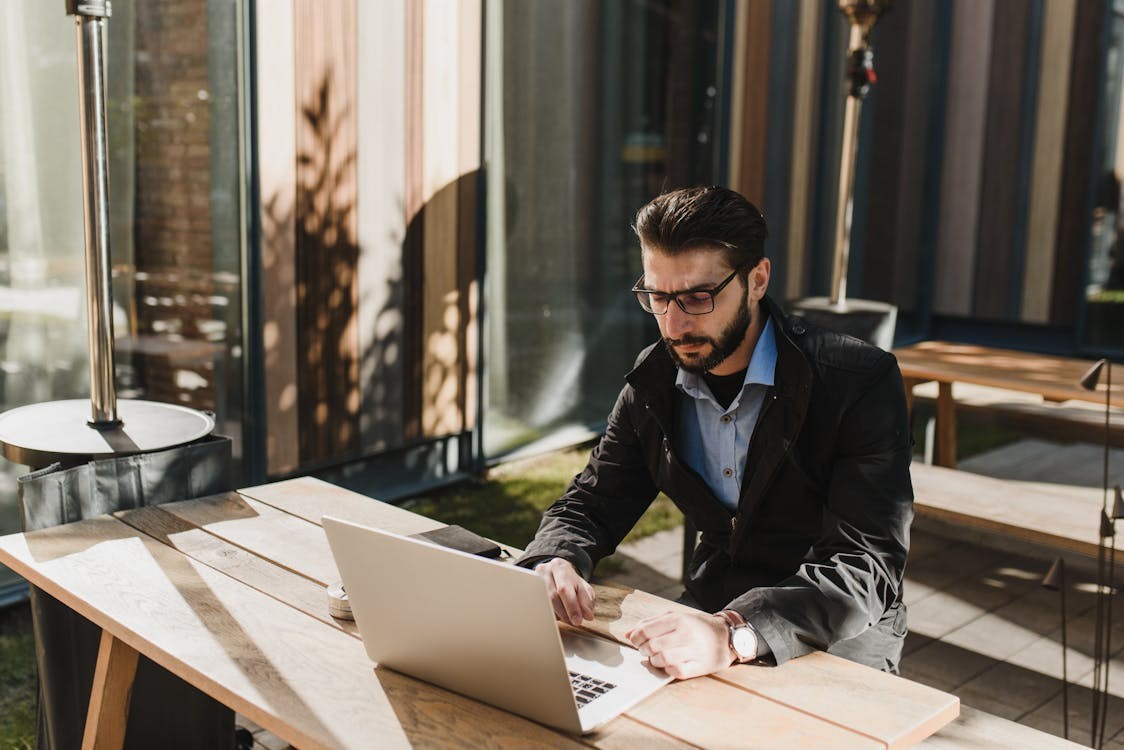  freelancer working to build consistent income history
